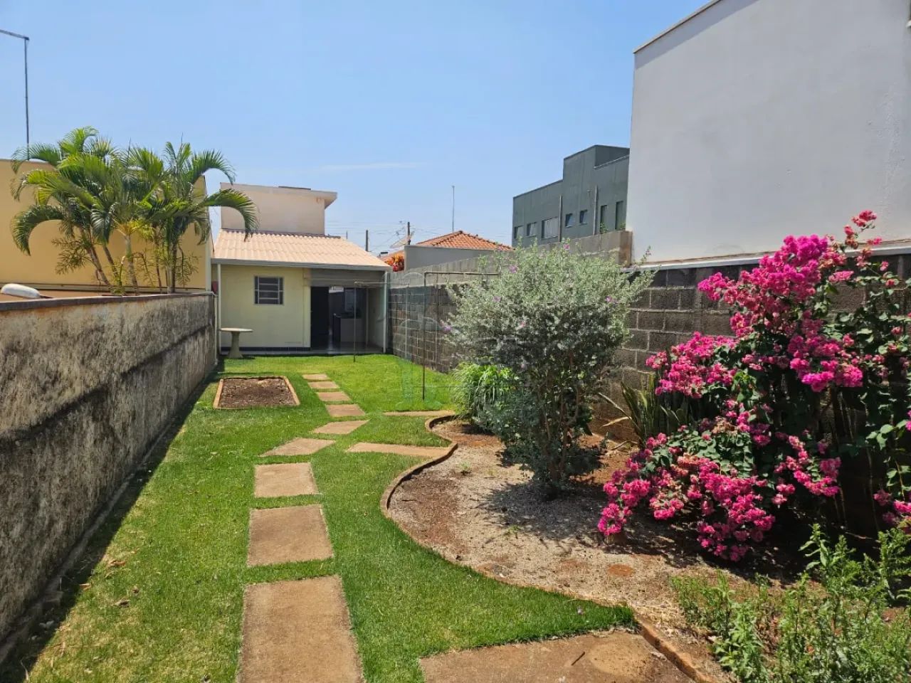 Casa sobrado de 215m² com 02 quartos à venda