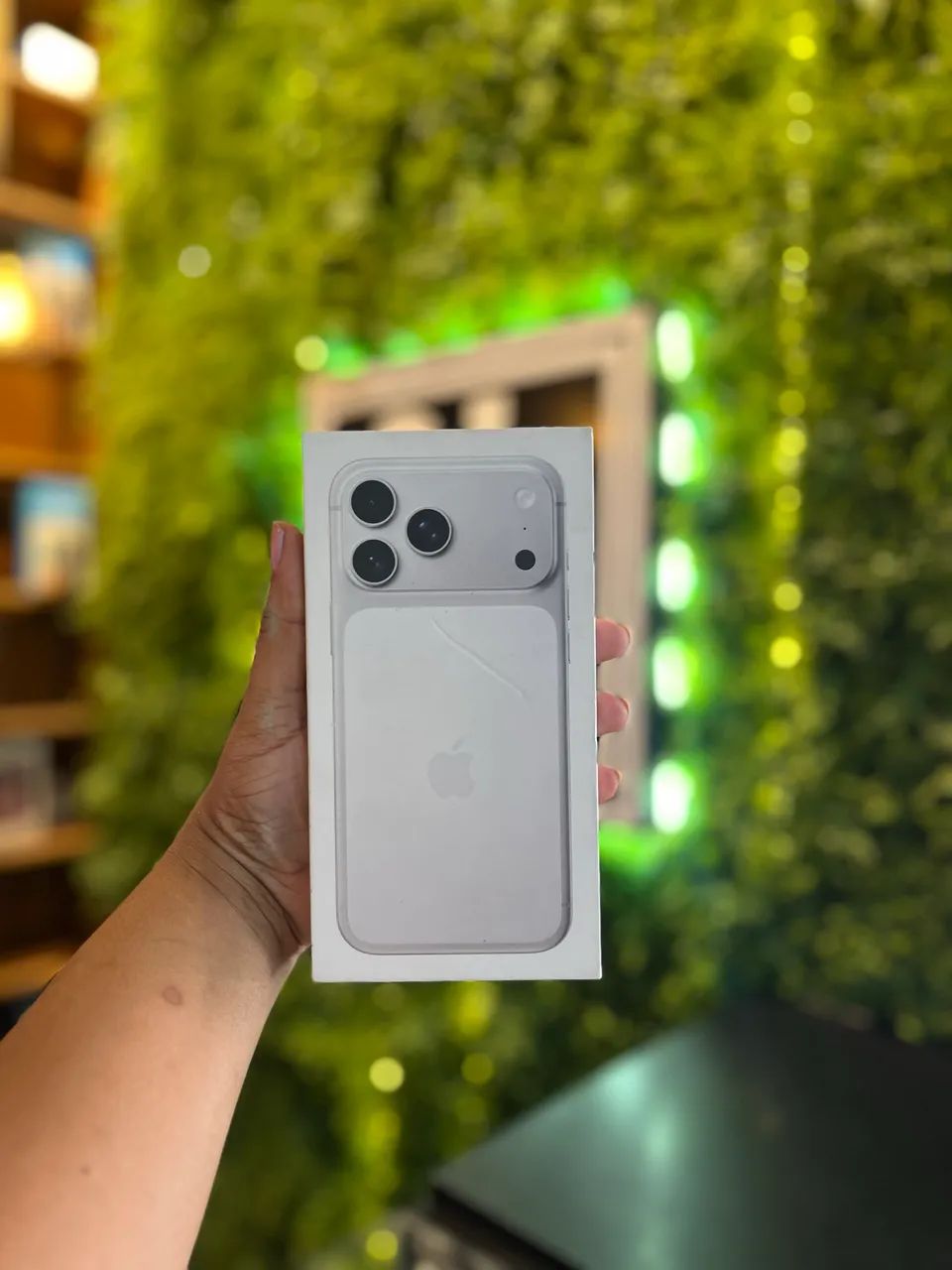 iPhone 17 Pro max Silver 256GB - Celulares e Smartphones - Setor