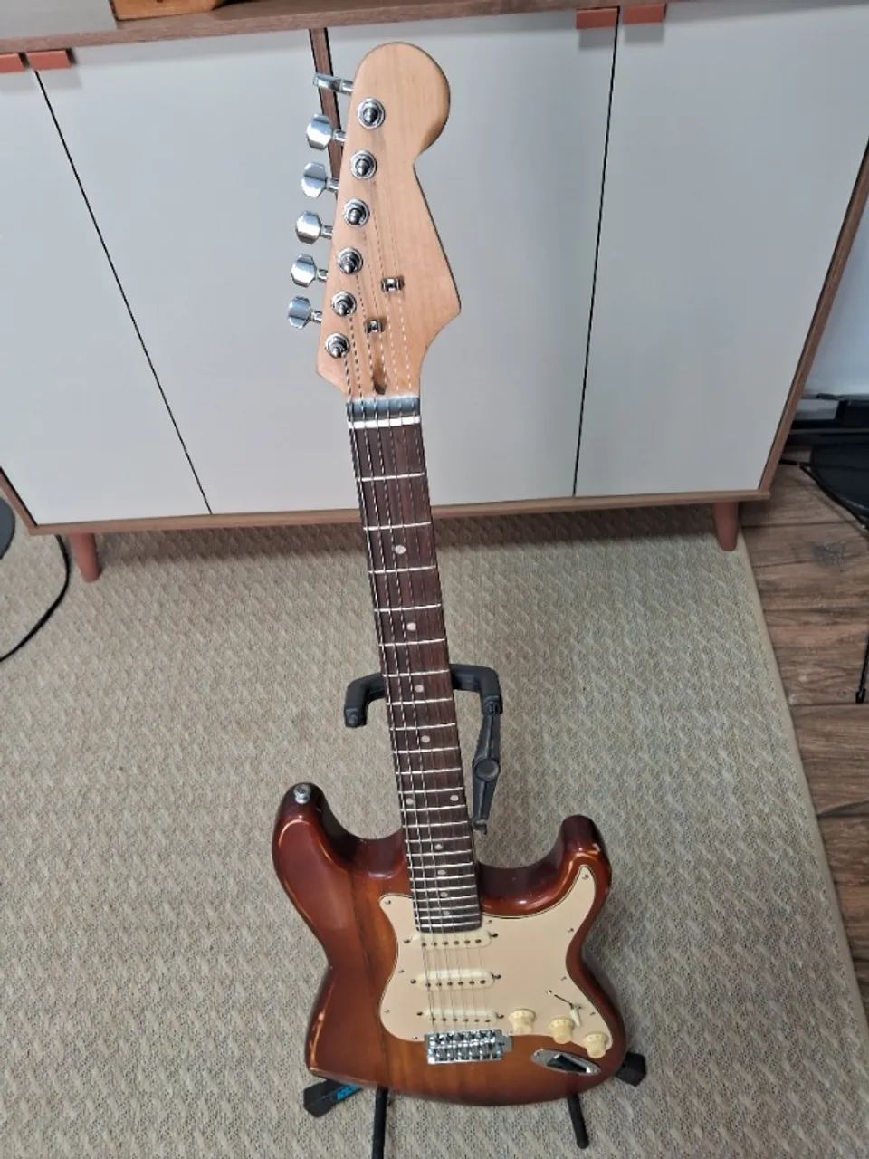 Guitarra Strato Montada Vintage Relic Verniz Nitrocelulose
