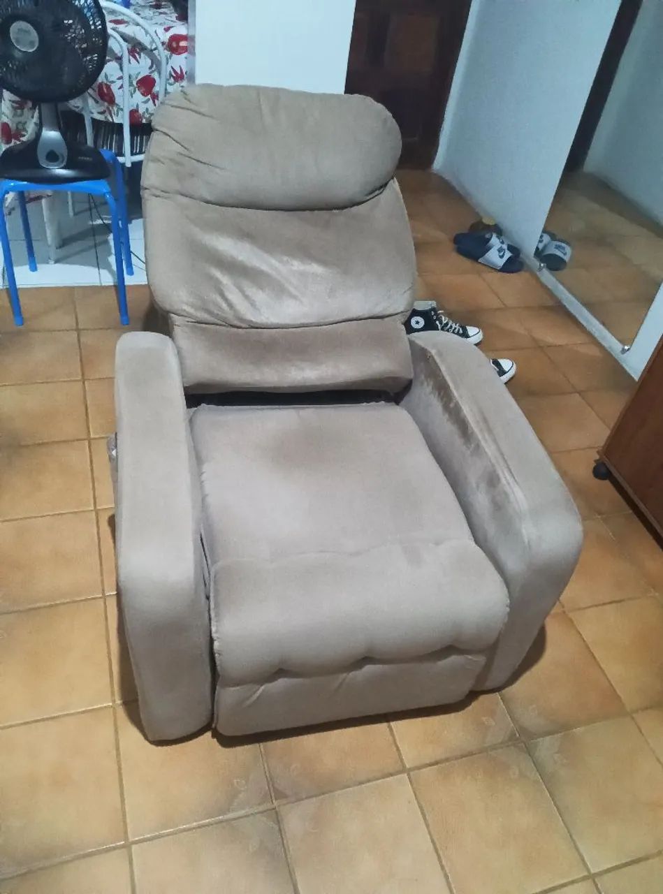 Poltrona da mamãe com defeito no encosto  - Foto 2