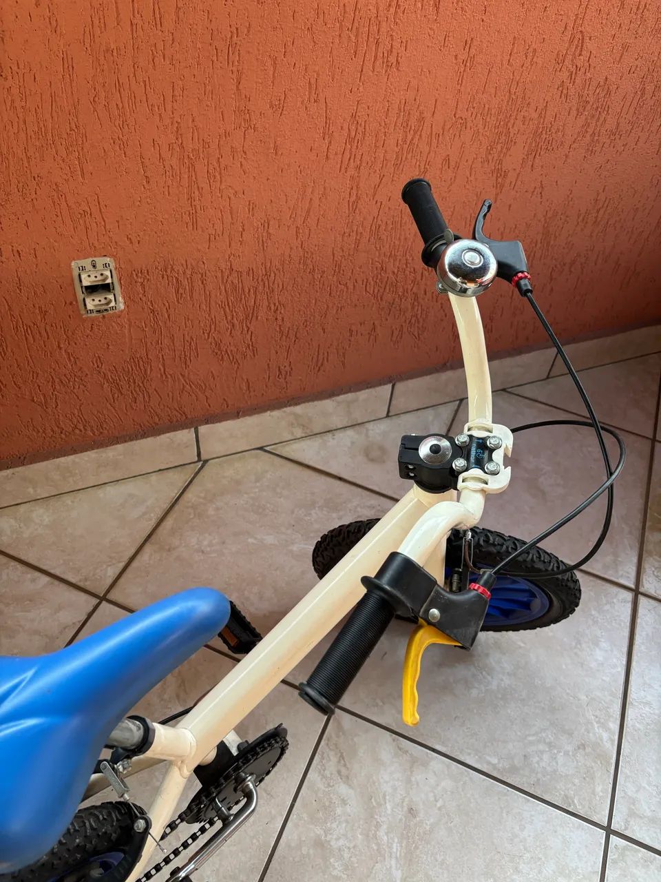 Bicicleta infantil aro 16 - Foto 4