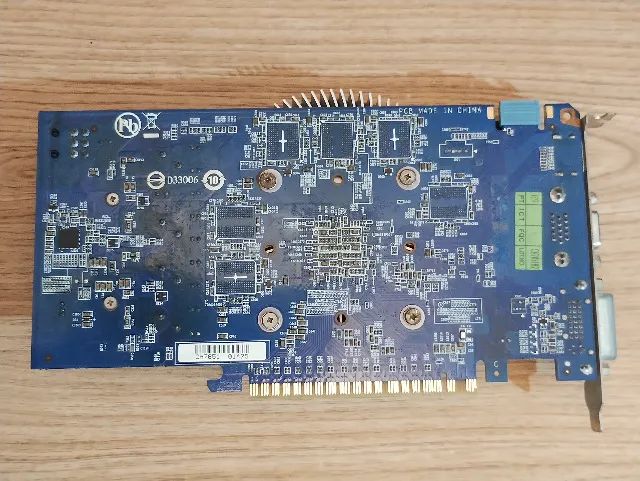 NVIDIA GTX 550 Ti GIGABYTE - Foto 3