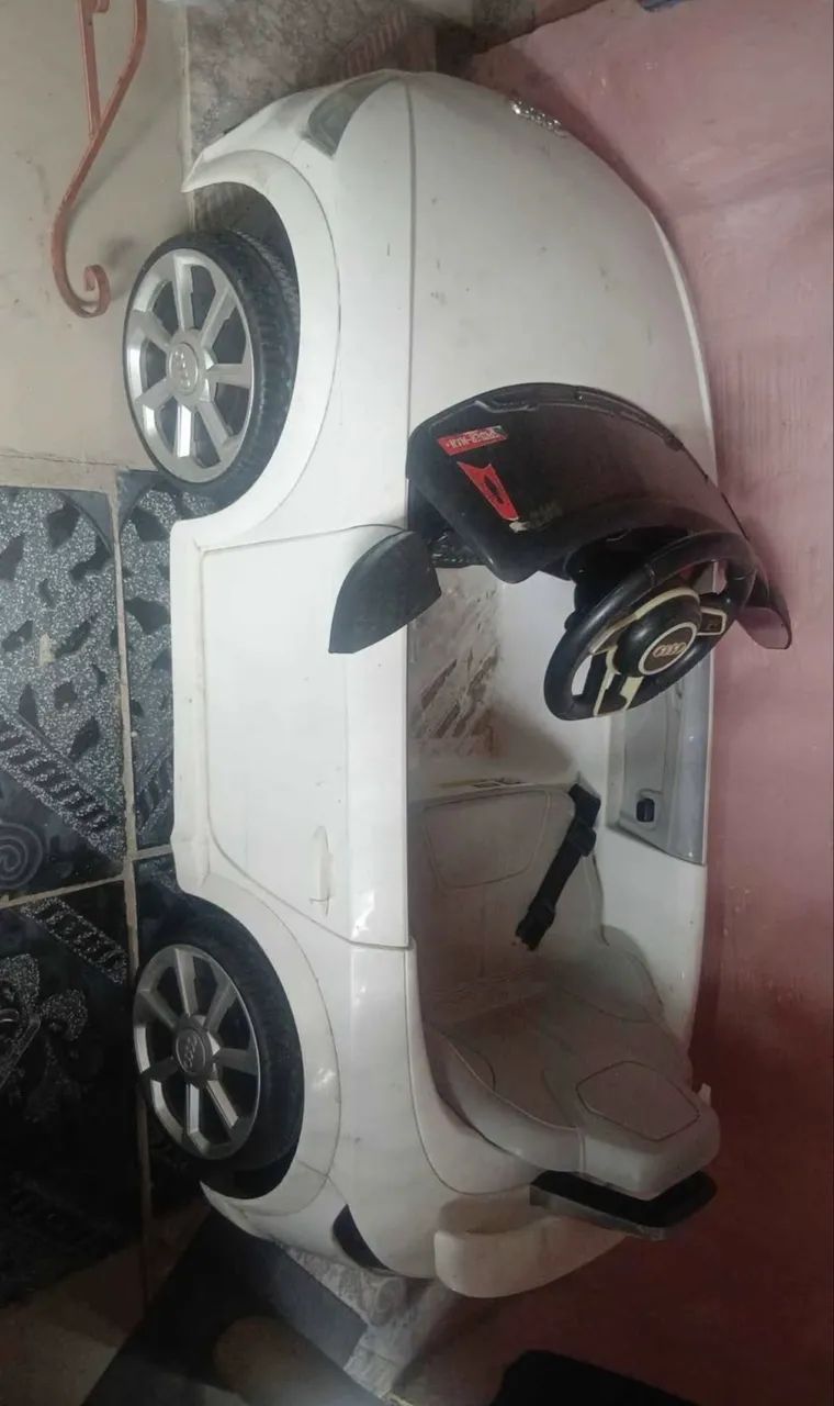 Carro elétrico infantil 