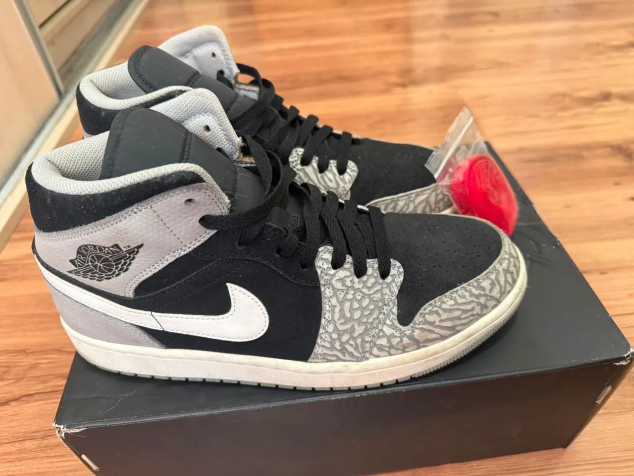 Air Jordan 1 Mid Elephant Toe, tam 41,original,com caixa 