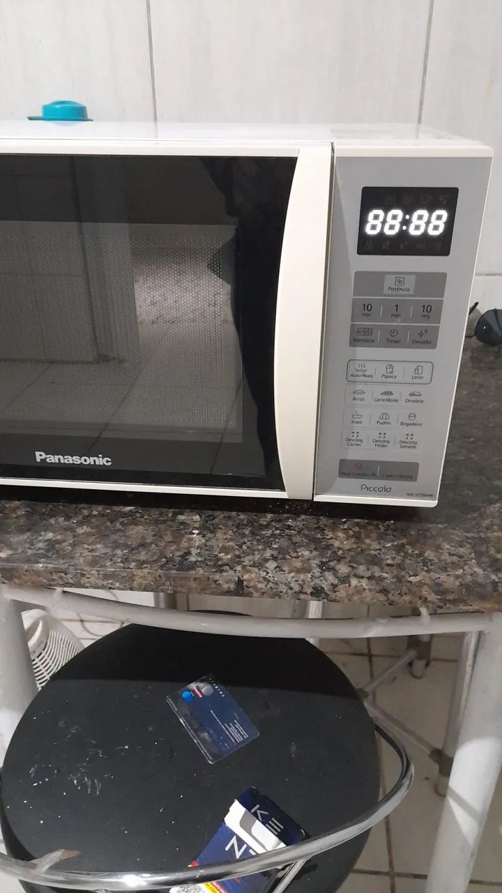 Microondas Panasonic 25 litros novo nunca usado com todos os plástico da loja