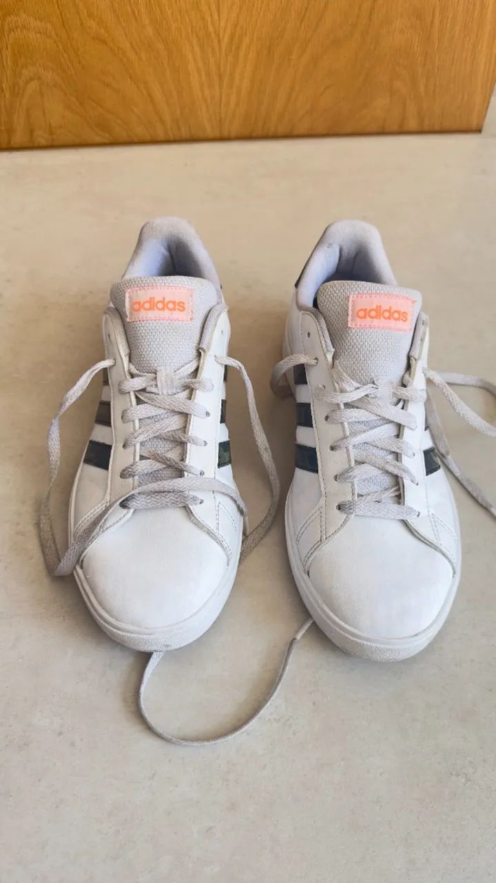 Tênis Adidas branco  - Foto 4