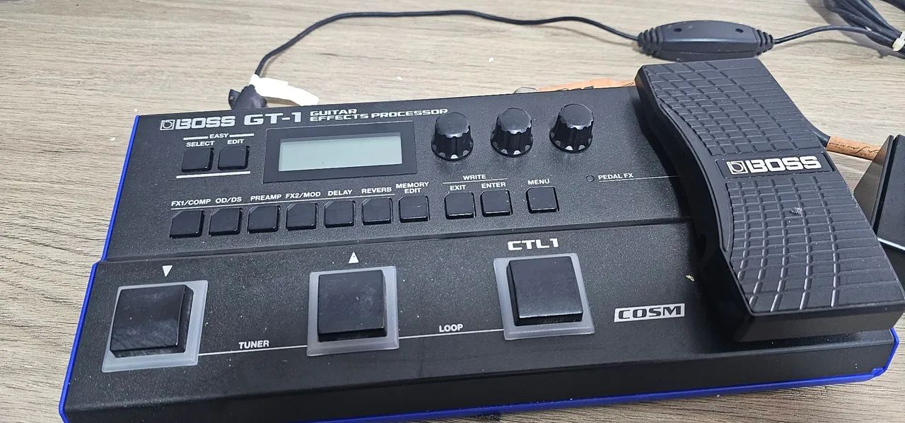 Pedaleira Boss Gt1 + Footswitch - Foto 3