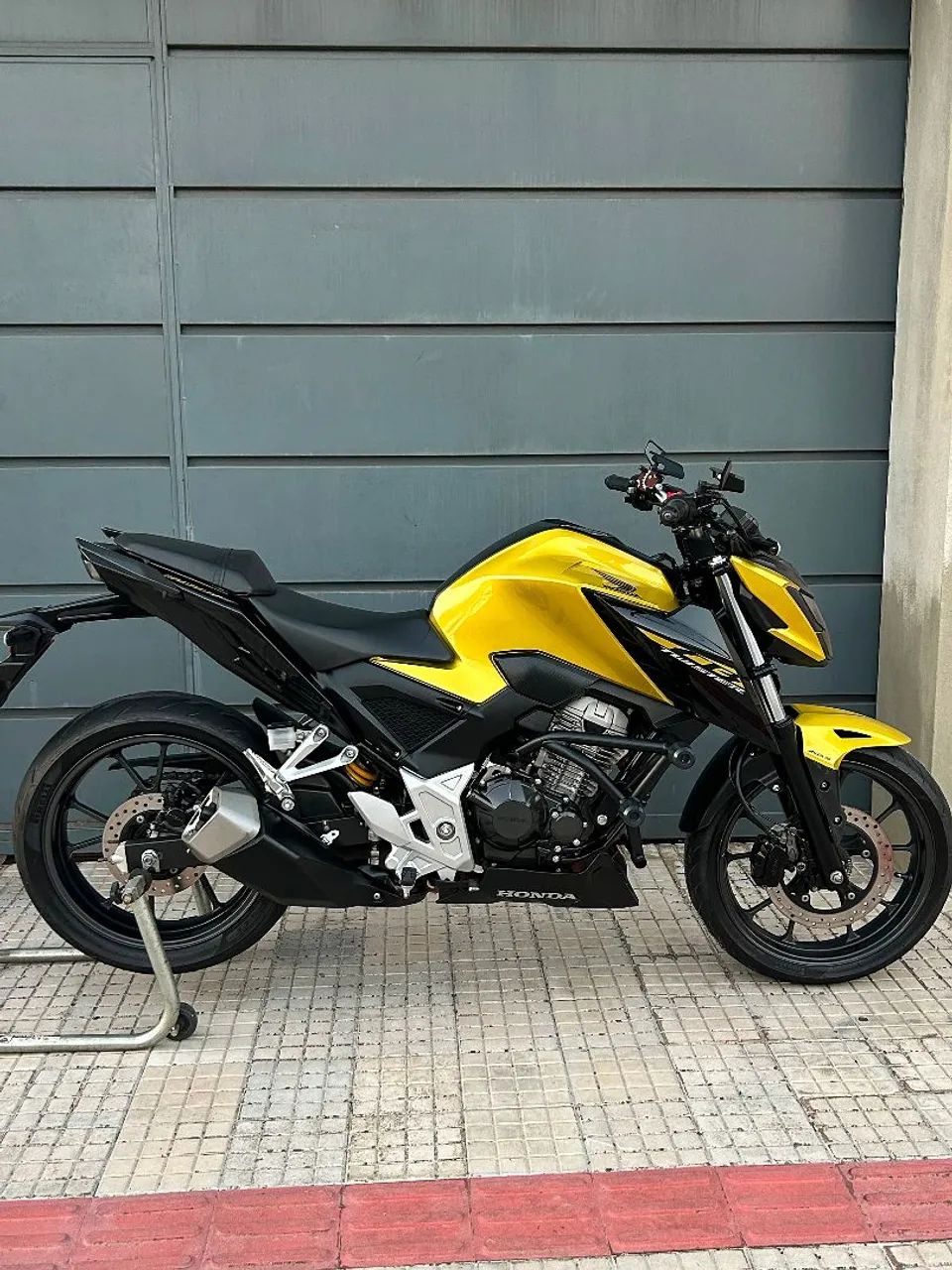 CB Twister 300f