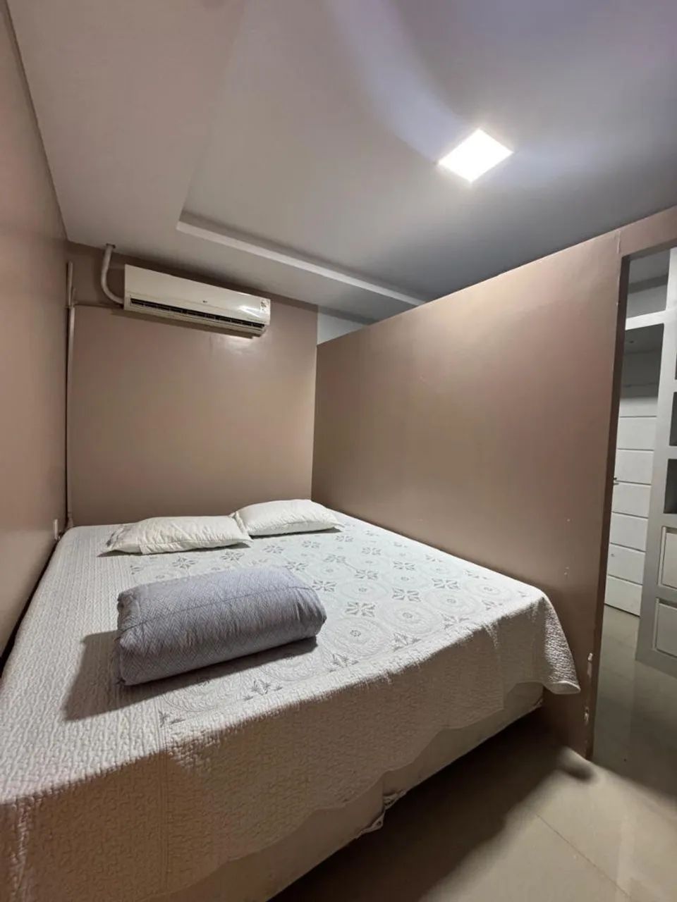 ALUGO APARTAMENTO MOBILIADO NO CENTRO - Foto 2