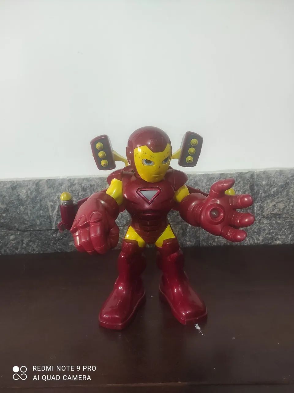 Boneco Homem de Ferro Original funcionando 