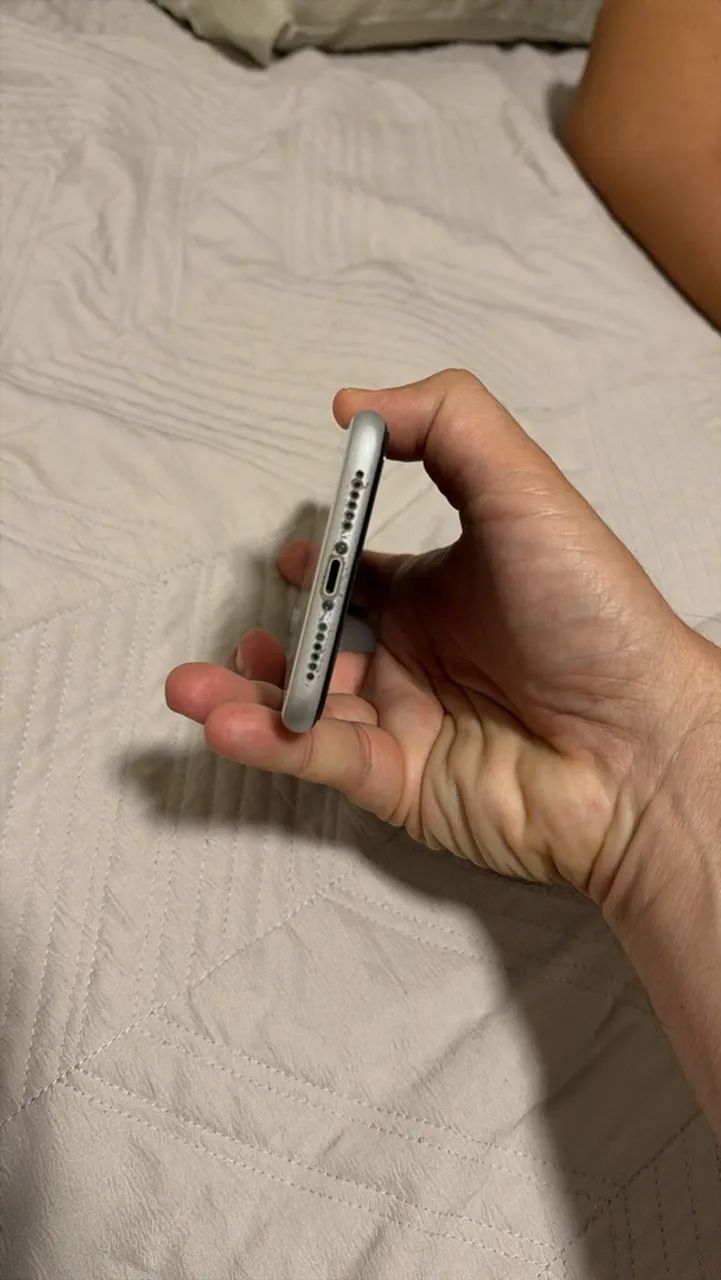 iPhone XR 64Gb Branco  - Foto 4