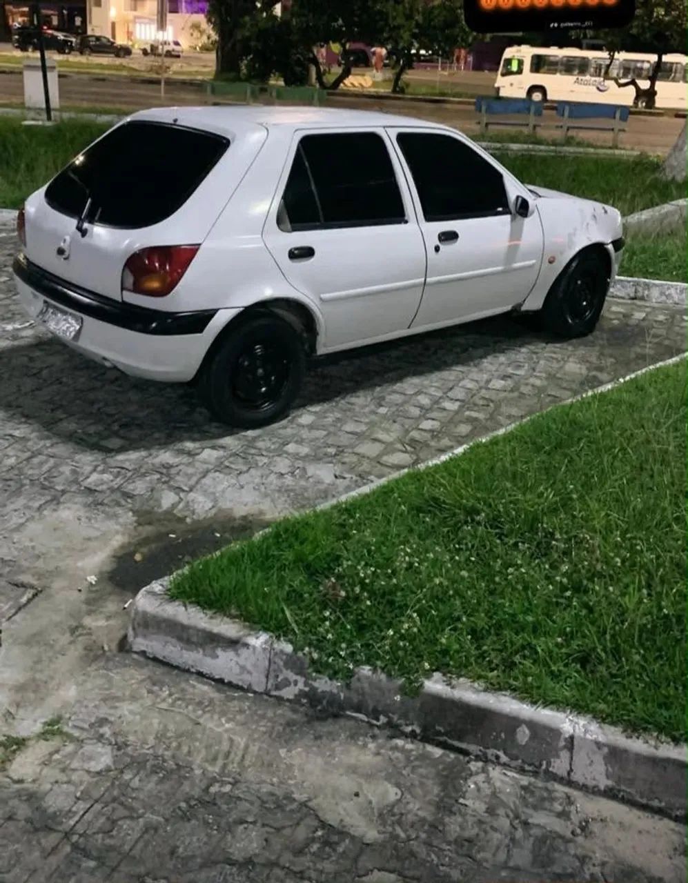 Ford Fiesta GL Class 1.0i 5P 2000