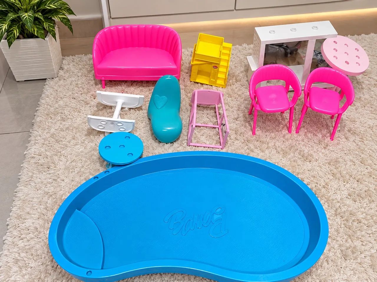 Móveis casa da barbie 