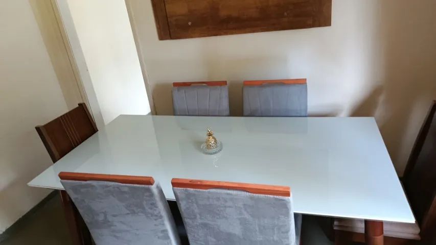 Mesa moderna com 6 cadeiras  - Foto 3