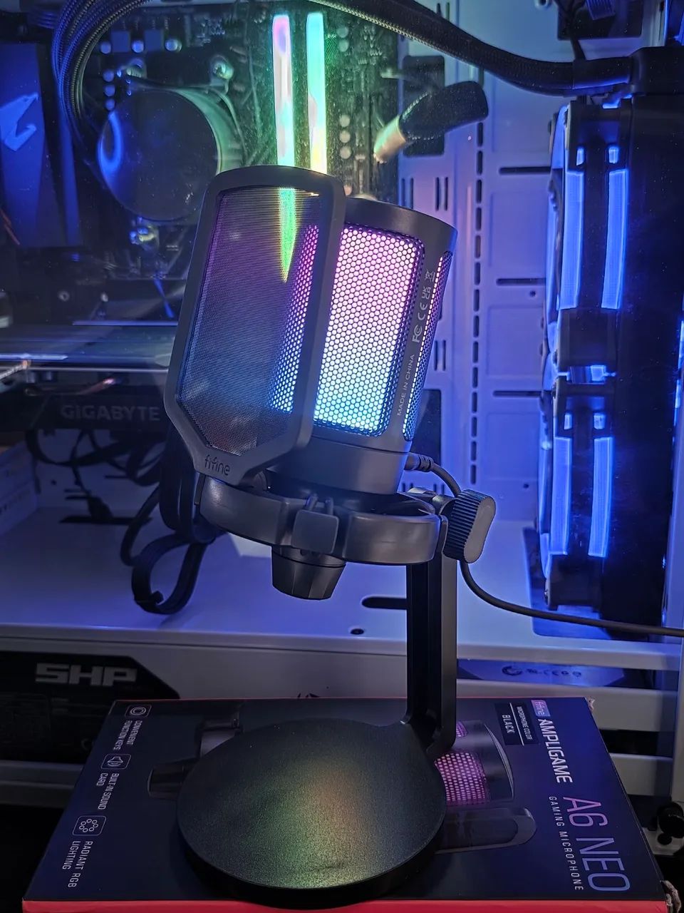 Microfone Gamer Fifine Ampligame A6Neo RGB USB Com Pop Filter P/ PC Notebook PS4 PS5 - Foto 4