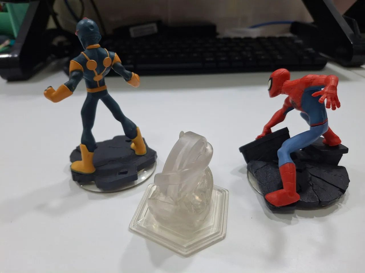 Disney Infinity  - kit Homem Aranha - Nova e Crystal - Foto 3