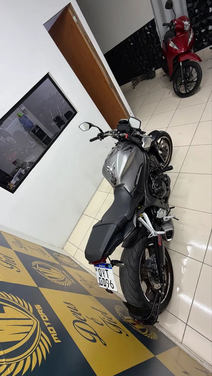 CB 650R 2021 - Foto 5