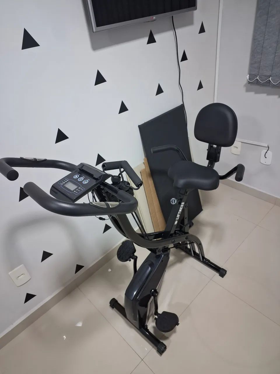Bicicleta Ergométrica Vertical LIFTNESS