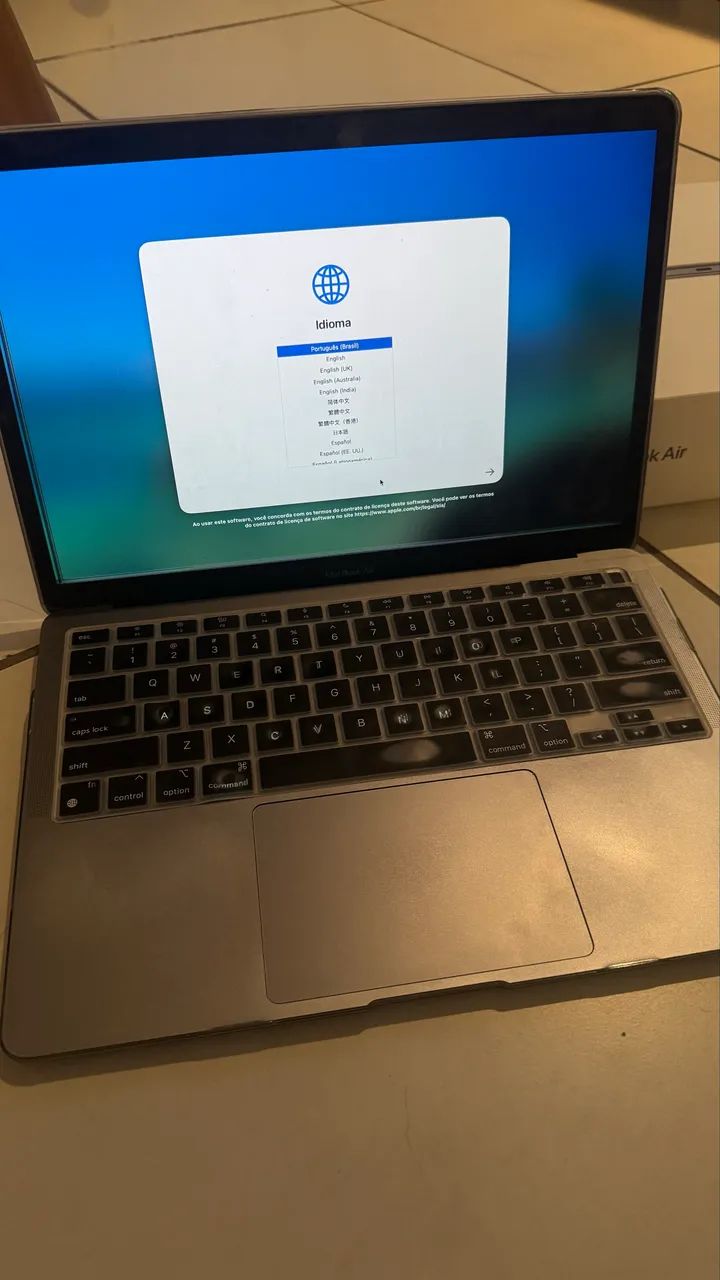 MacBook Air M1 2020, 8GB, Bateria 93%, com Caixa - Tela com falha