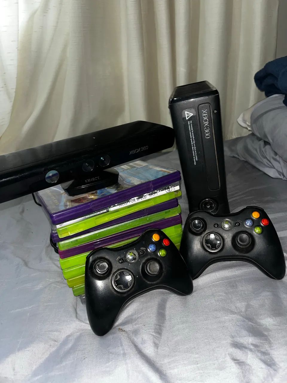 xbox 360 (travado) kinect, 11 jogos e 2 manetes 
