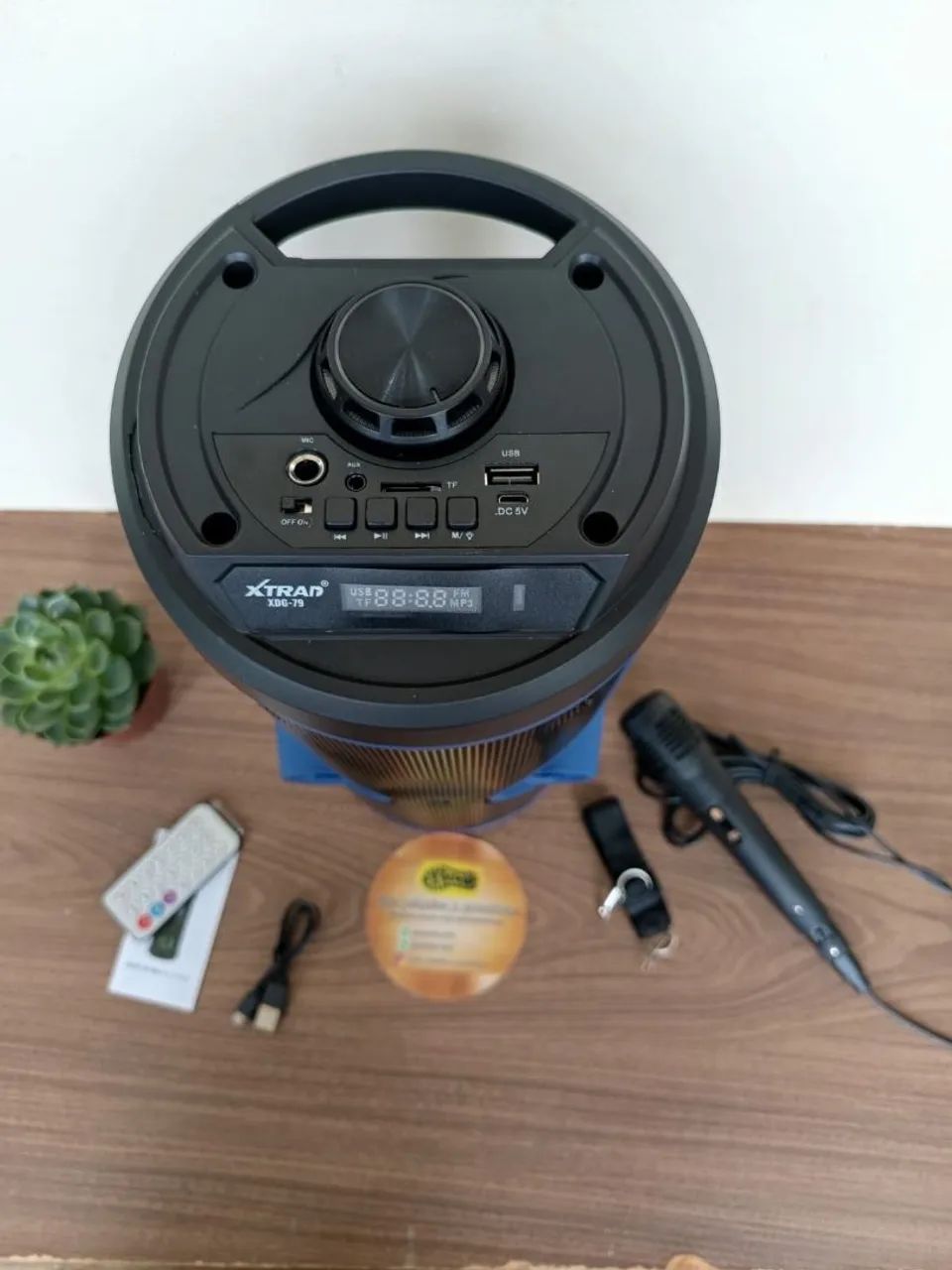 Caixa de som Bluetooth com microfone karaokê e alça para transporte Caixa nova e lacrada  - Foto 2