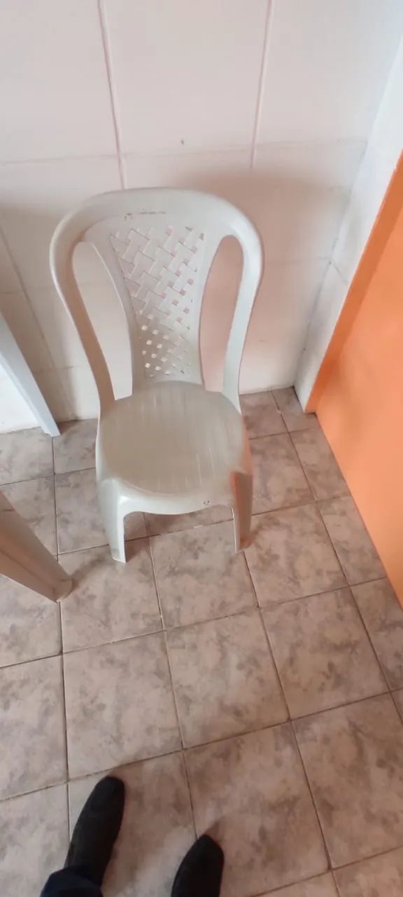 Cadeiras de plástico, cadeira para escritório e mesa de plástico  - Foto 2
