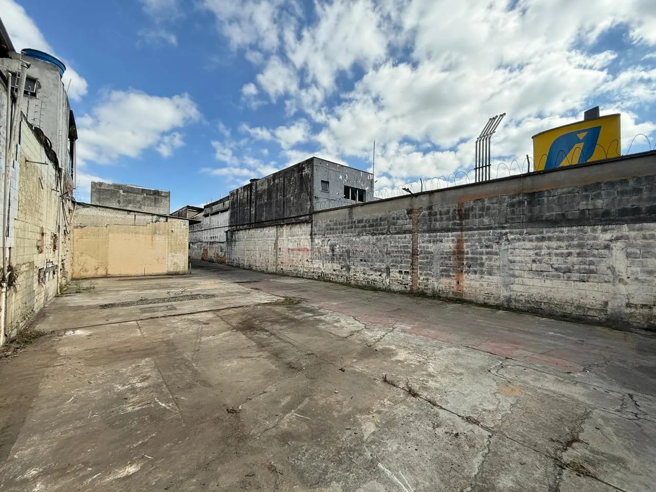 Galpão na Avenida do Estado, 7624  508 m²