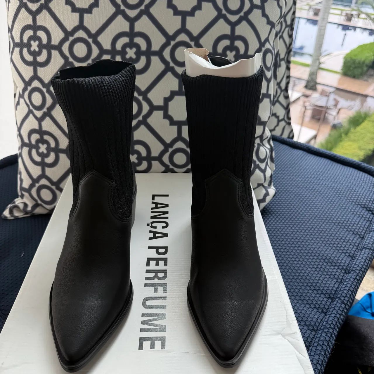 Bota Lança Perfume NOVA  - Foto 2