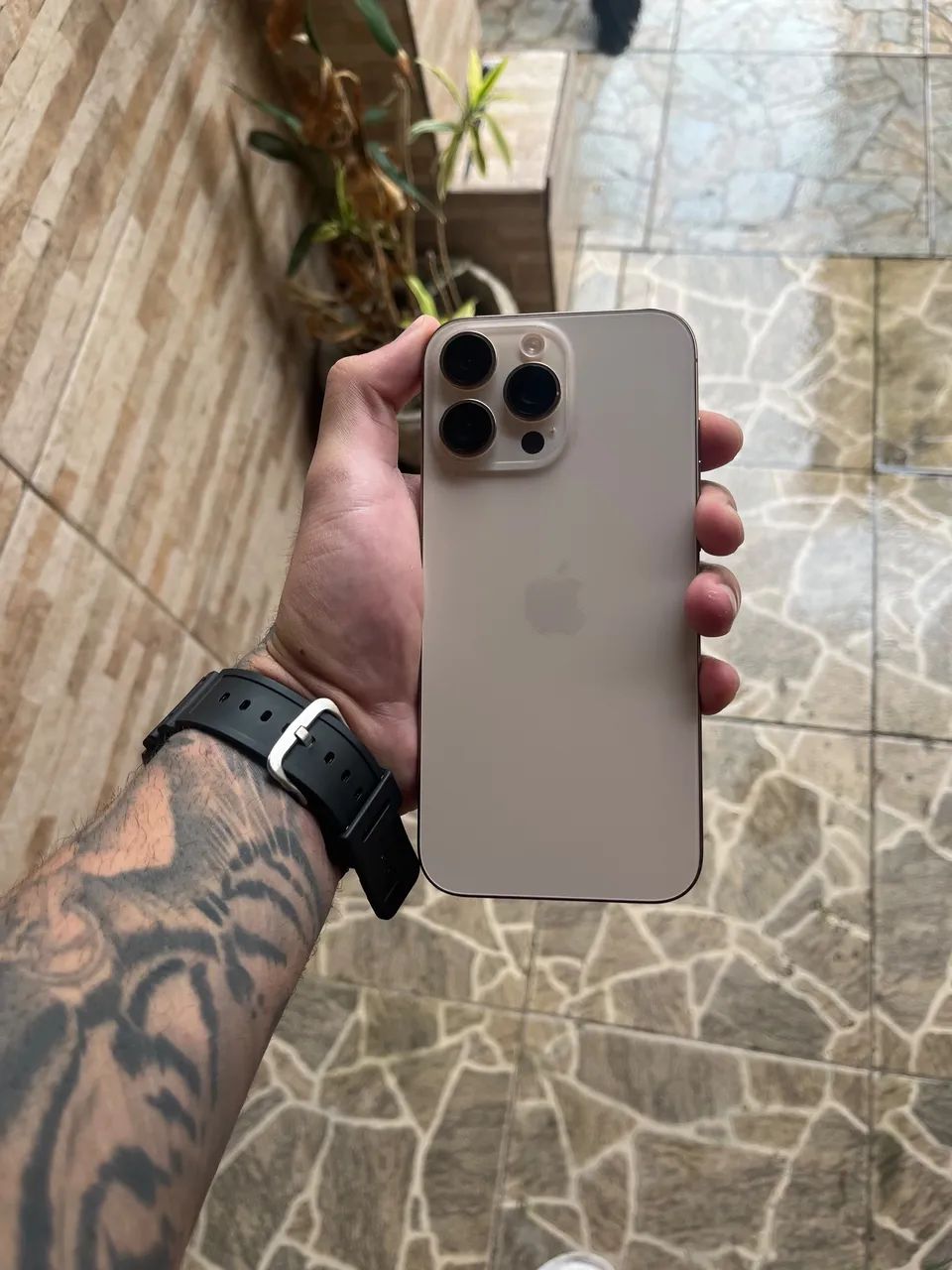 IPHONE 16 PRO MAX - Foto 3