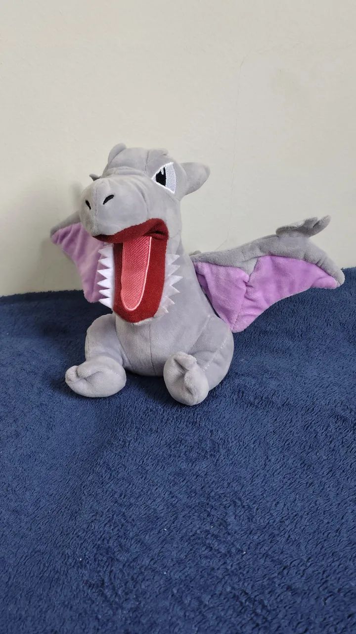 Pelúcia Pokémon - Aerodactyl 