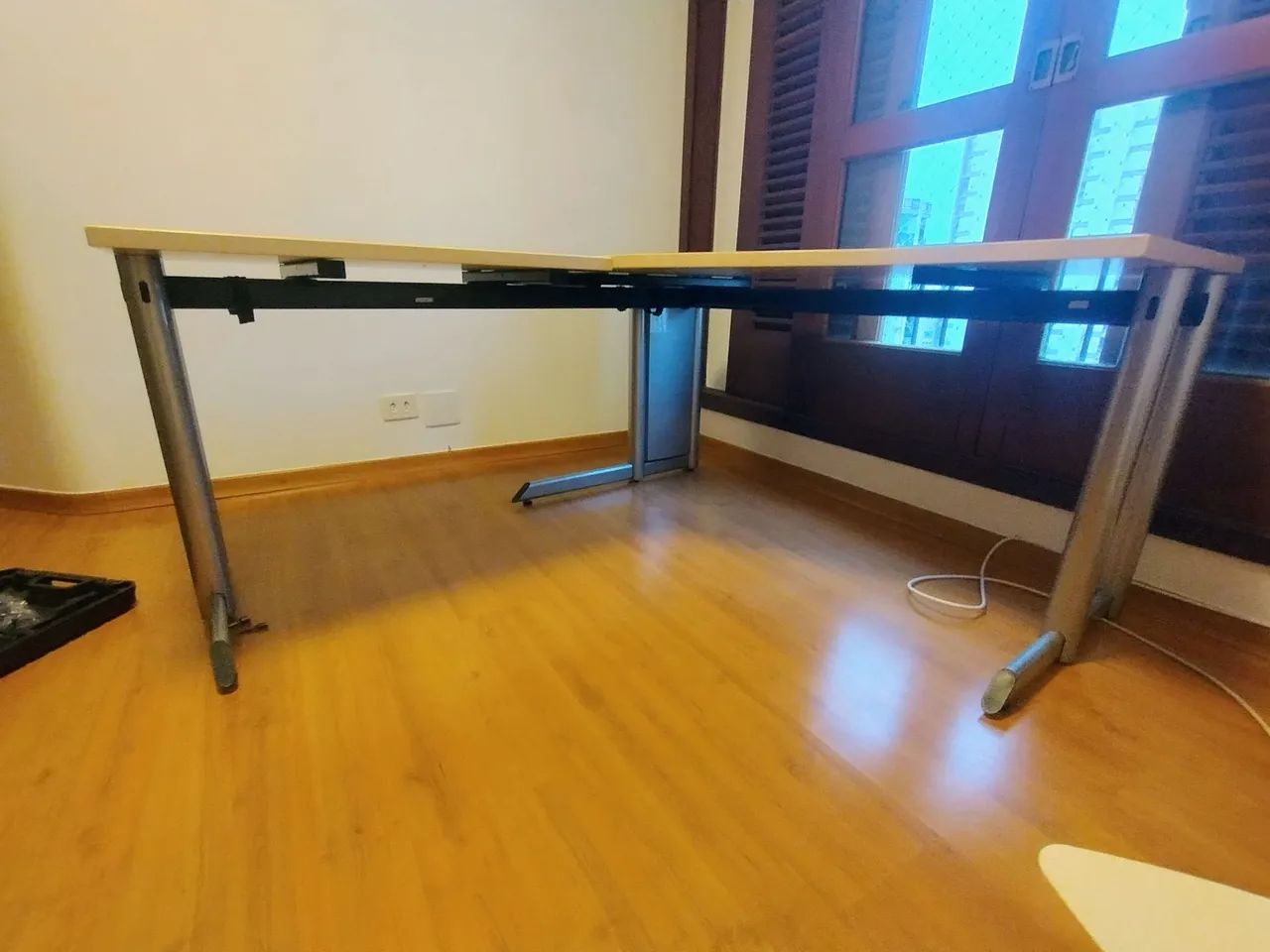 Vende-se uma mesa para escritório - Foto 2