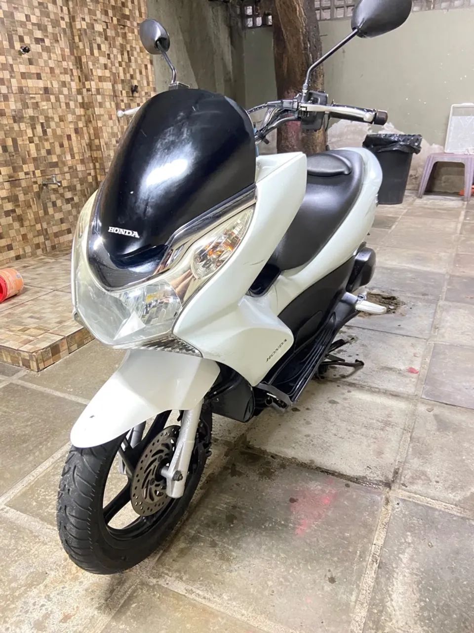 Moto Pcx branco/ ano 2015