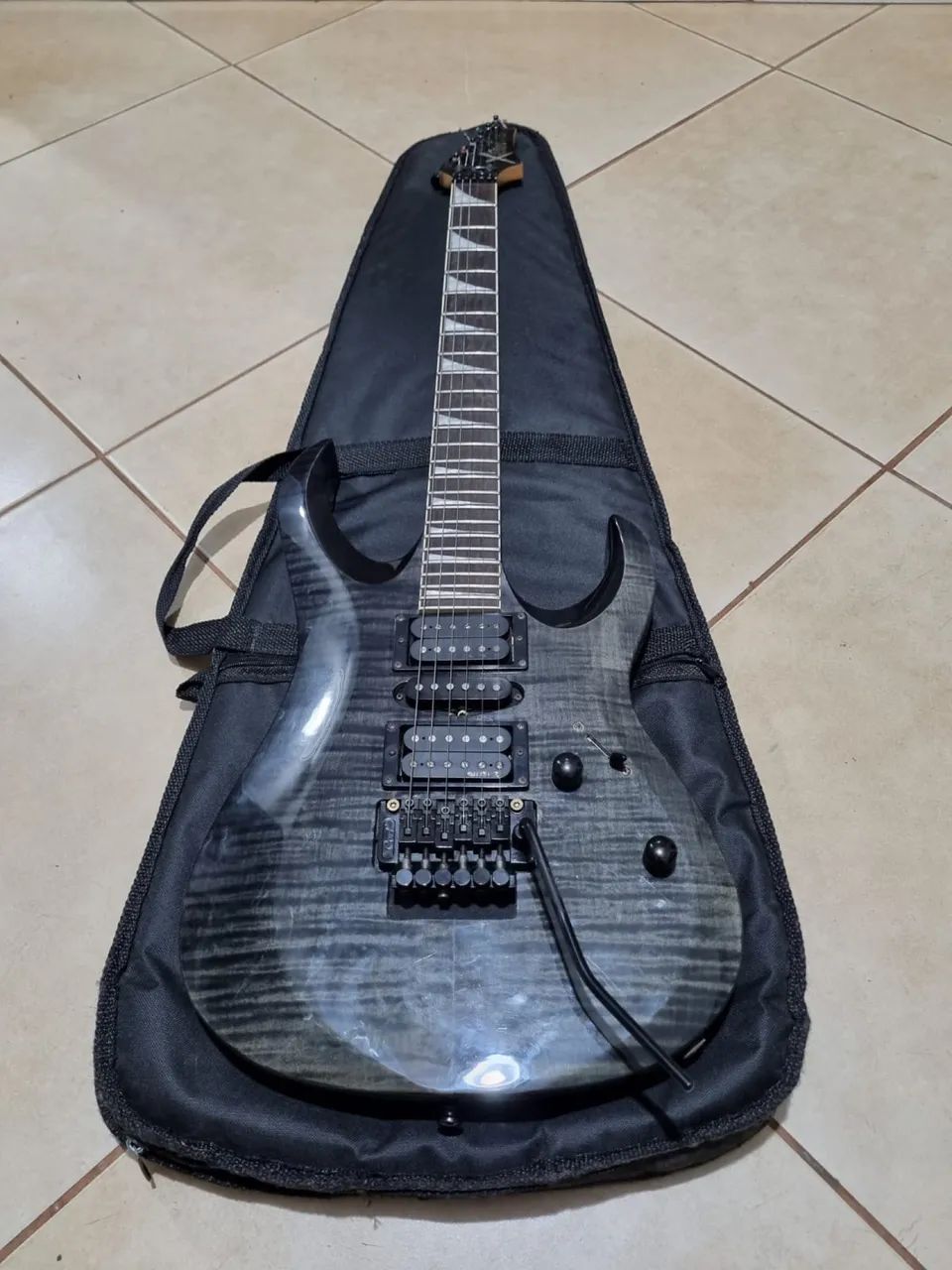 Guitarra Cort X-11 Floyd Rose + Capa acolchoada - Foto 2