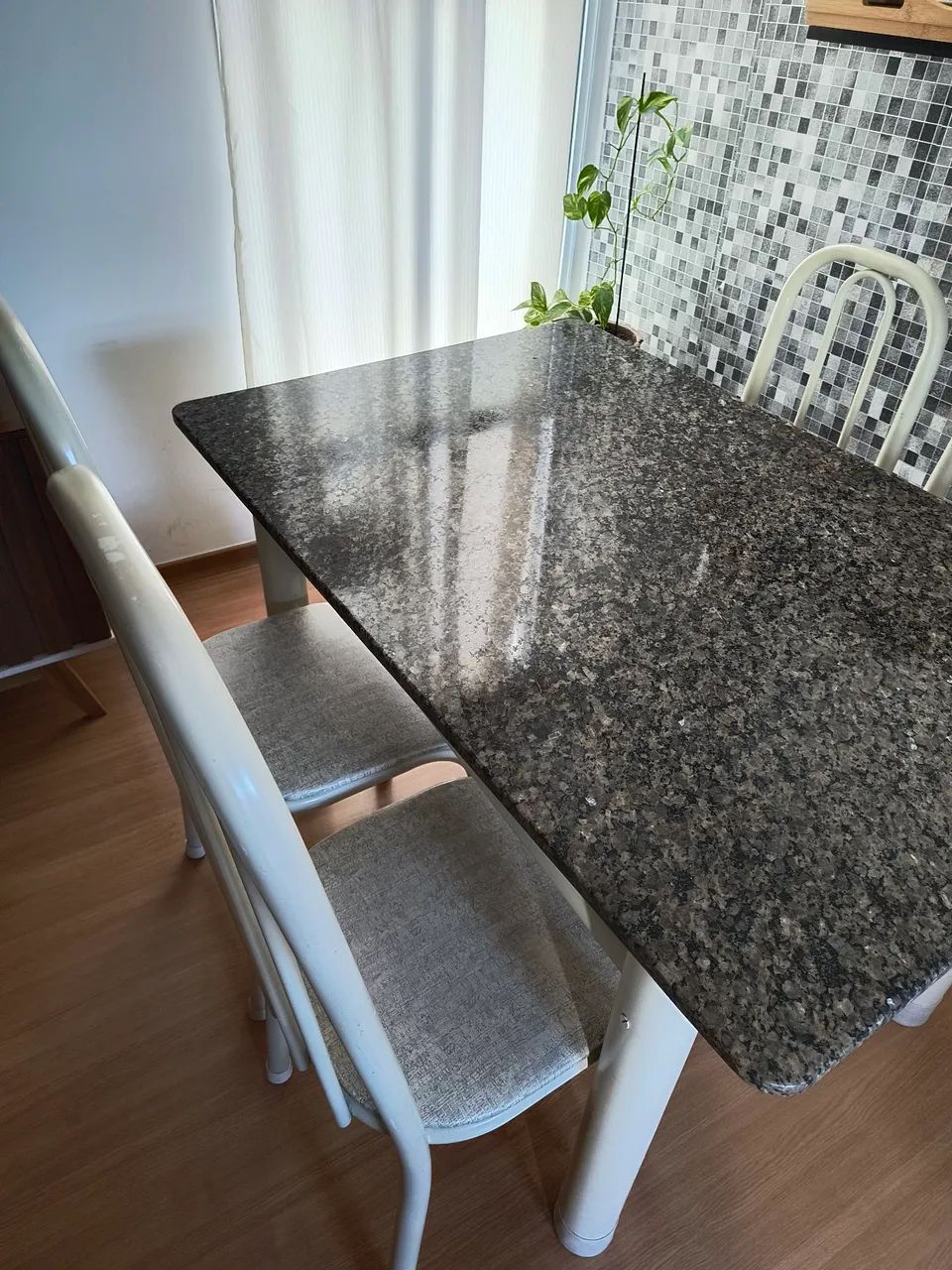 Mesa granito 4 cadeiras  - Foto 3