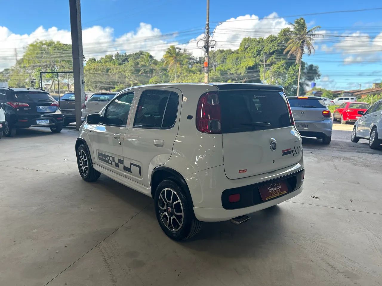 Fiat Uno Sporting 1.4 EVO Fire Flex 8V 4P 2012 - Foto 2