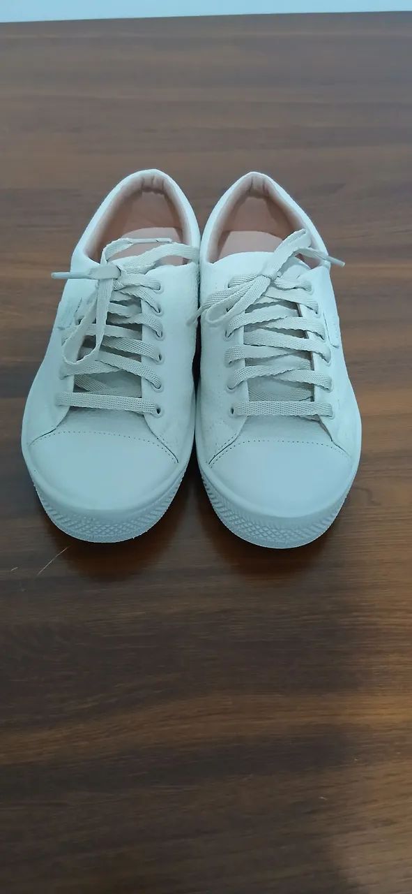 Tênis branco, Calça bem tamanho 35 ou 36, Marca Constance  - Foto 2
