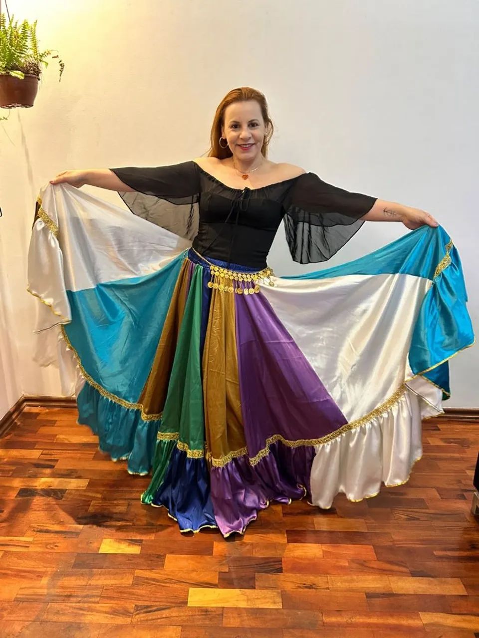 Saia Cigana colorida com muita roda 