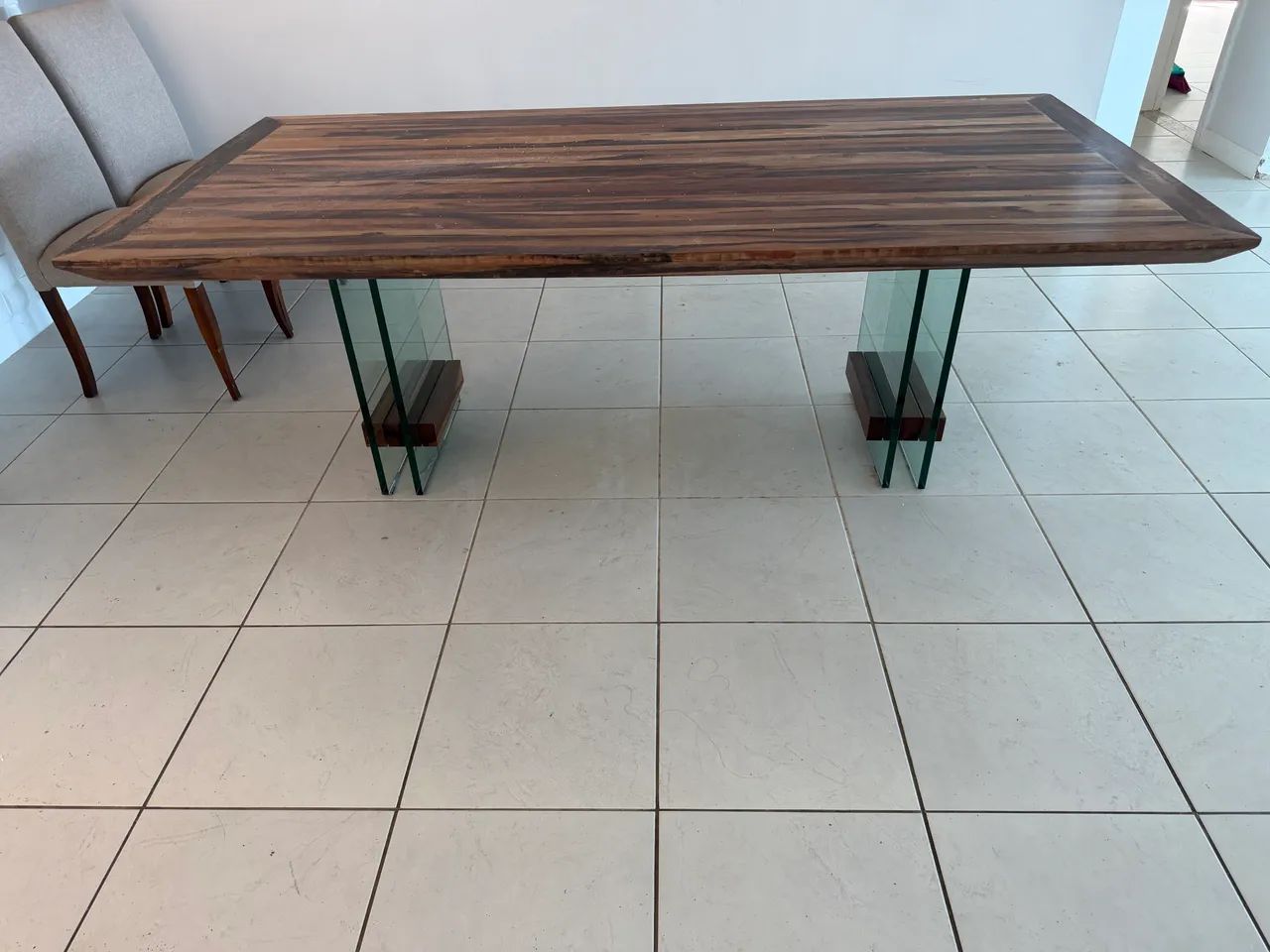 Vendo mesa em Madeira maciça  - Foto 4