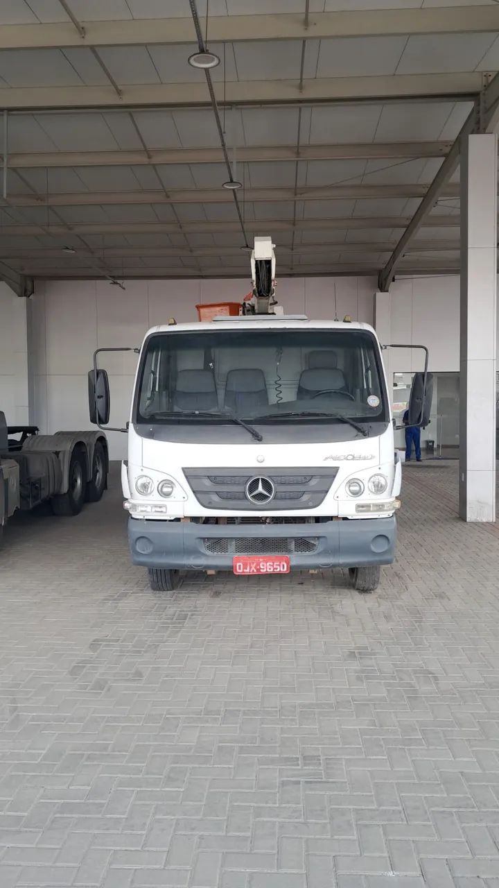 M.Benz acello 815 2p ano 2012