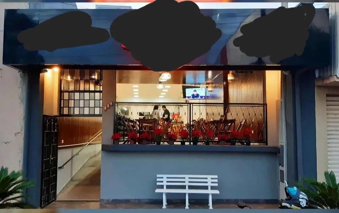 Restaurante lindíssimo porteira fechada.
