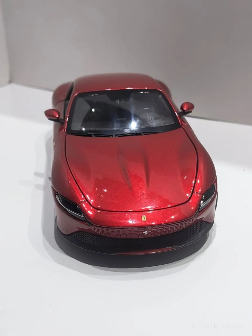 Ferrari Roma Escala 1:24 Carro de ferro  - Foto 2