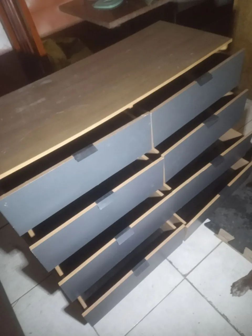 Cômoda com 8 gavetas 