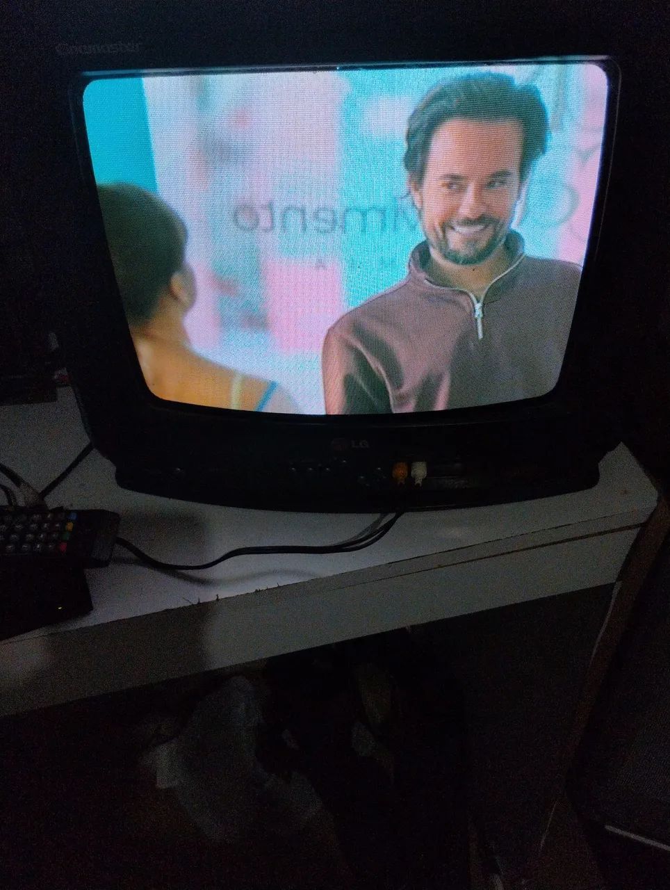 Tv 16 polegadas com conversor 