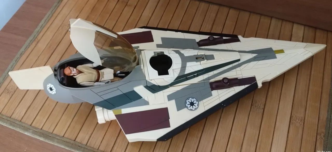 Star Wars - Nave Starfighter e Obi-Wan Kenobi  - Foto 4