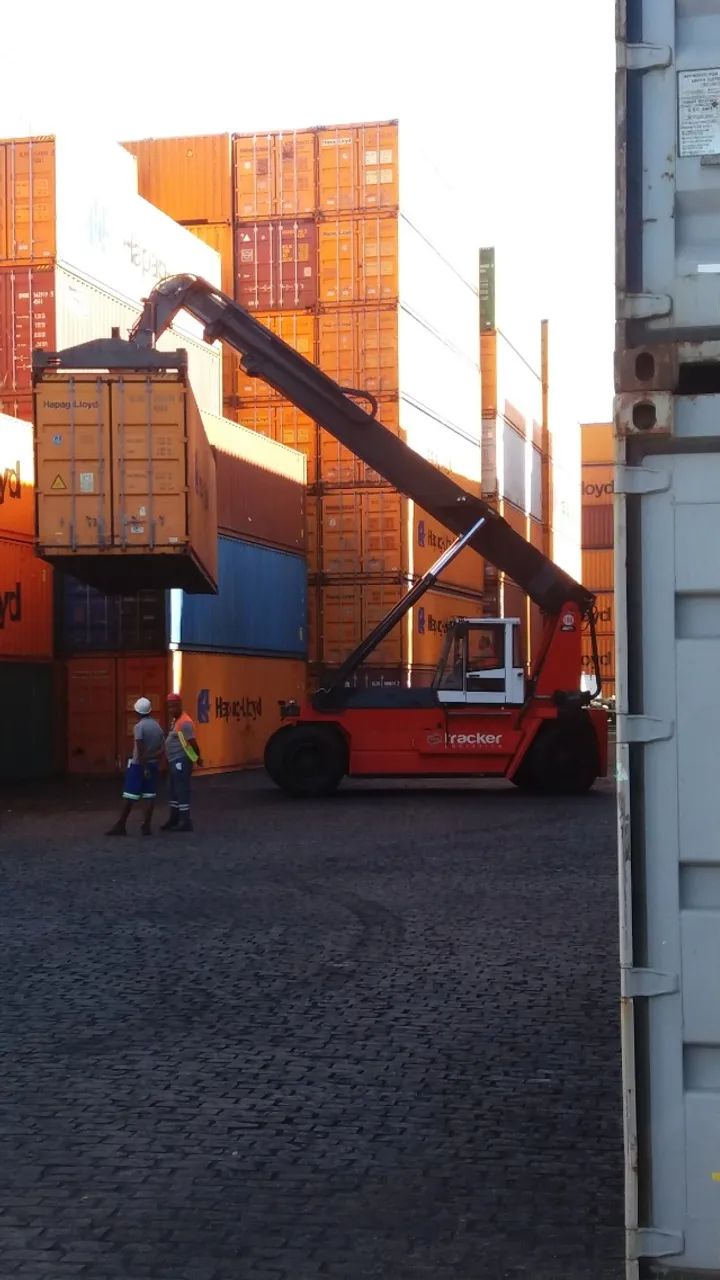Container de 6 e 12 metros  - Foto 2