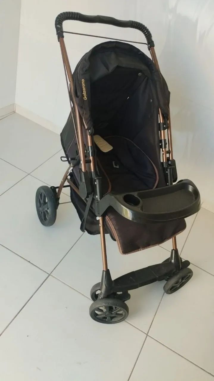 Vendo carrinho de bebê e bebê conforto super conservado 