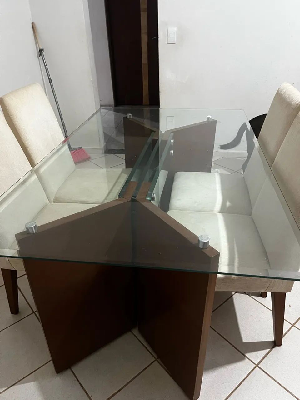 Mesa Vidro 6 lugares com 4 cadeiras  - Foto 3
