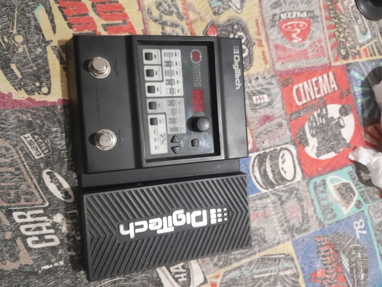 Pedaleira digitech 