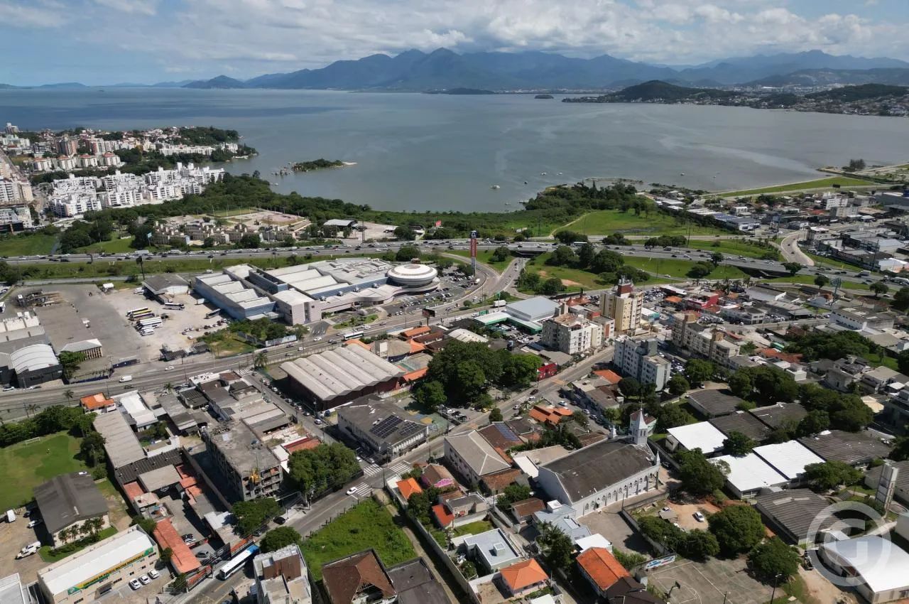 Explore oportunidades únicas neste amplo galpão em Capoeiras, Florianópolis - Foto 5