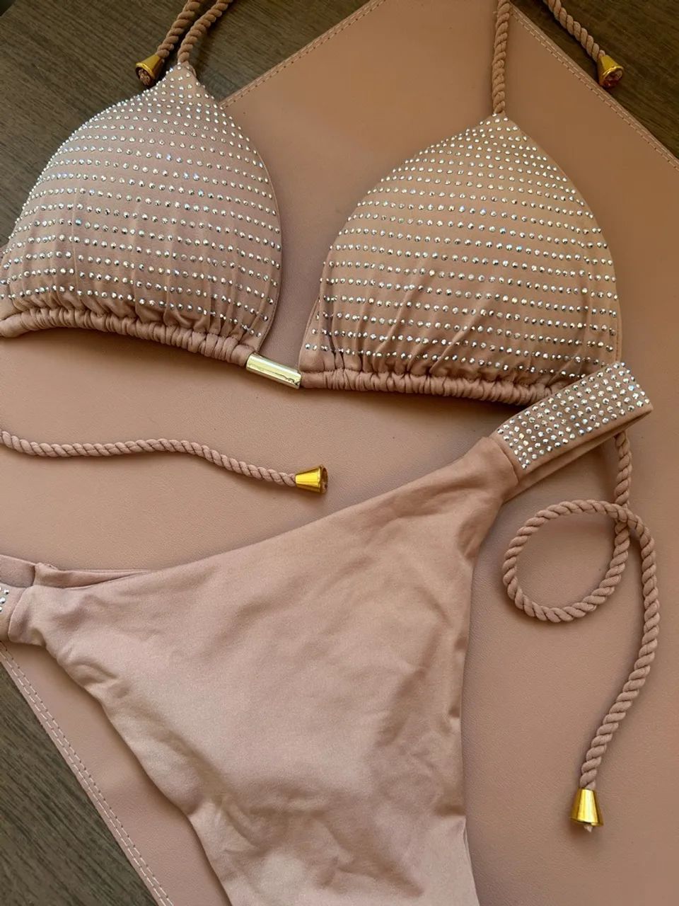 Conjunto de BIQUÍNI MARROM COM STRASS + calça de saída de praia | tam: M  - Foto 2